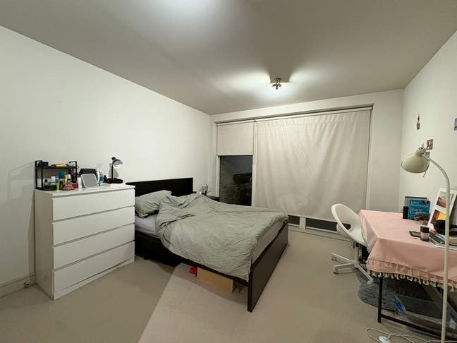 Modern spacious room, 1 min tube, All bills incl. Main Photo