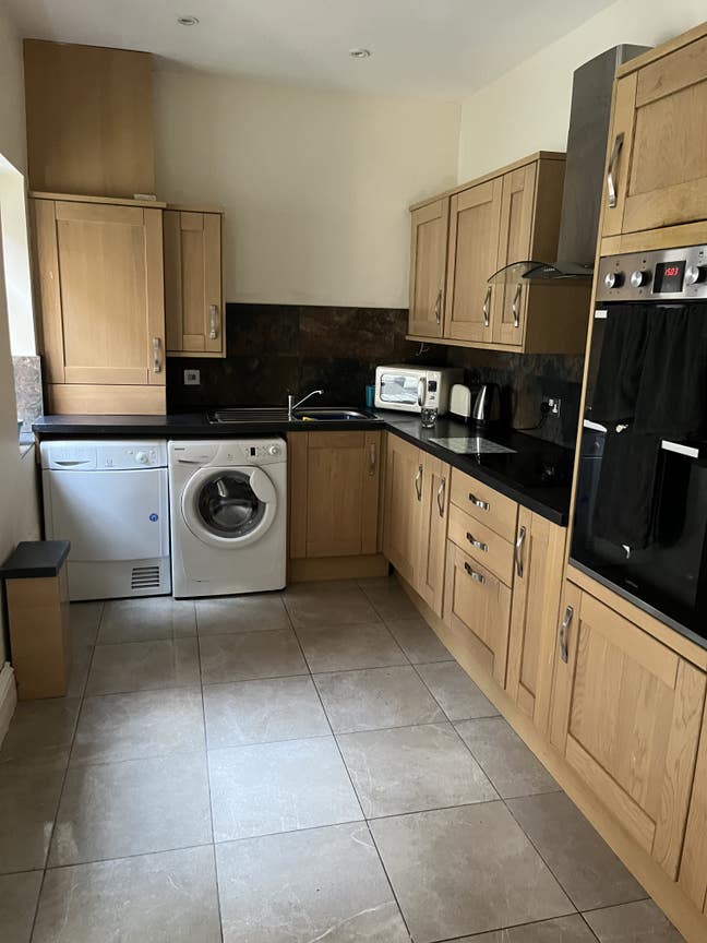 Quiet Second Room in Grown-Up Ormskirk House Main Photo