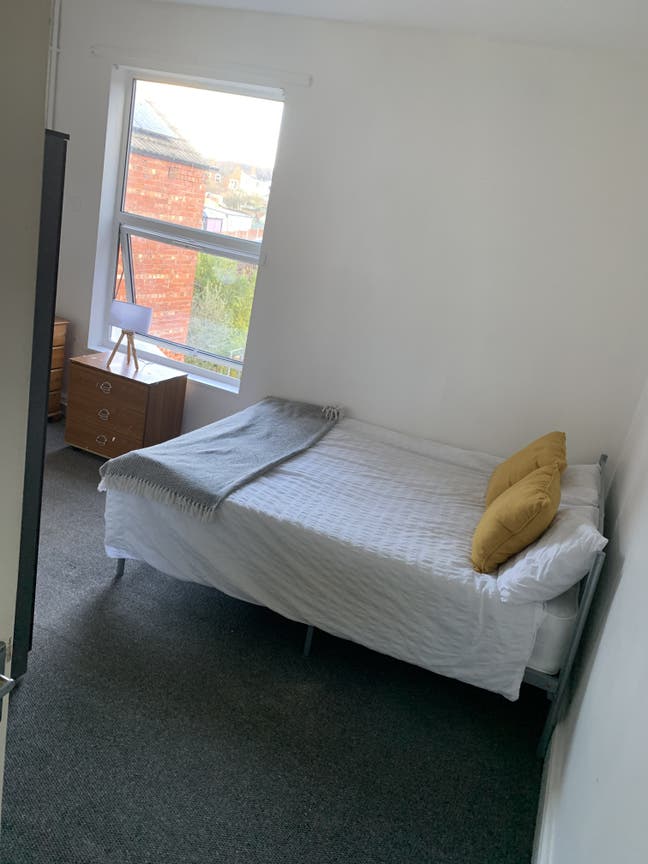 Harlaxton Road, NG31, Double Room Main Photo