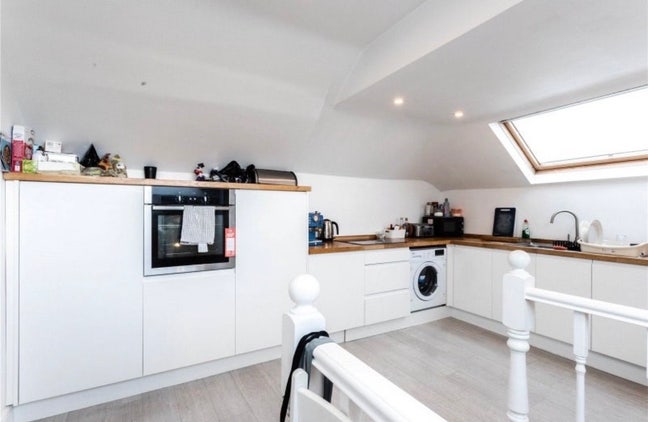 Two double rooms available for short term letting  Main Photo