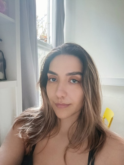 professional seeking a quiet, long-term room Main Photo