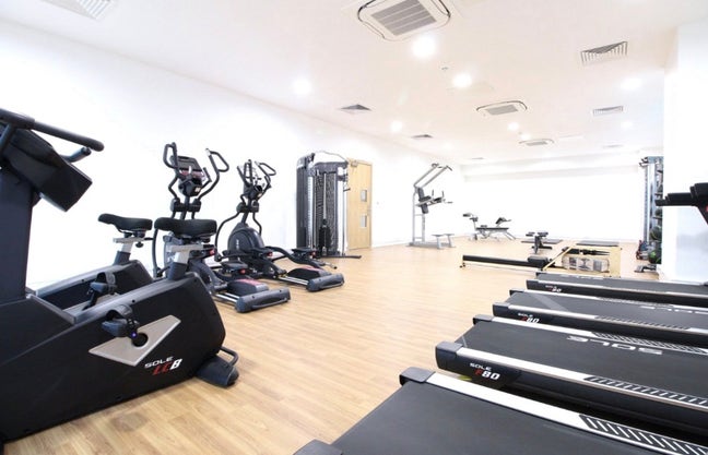 Single Room Available in a Modern 3-Bed Flat Main Photo