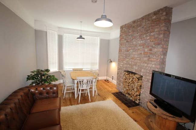 Looking for new flat mate! Main Photo