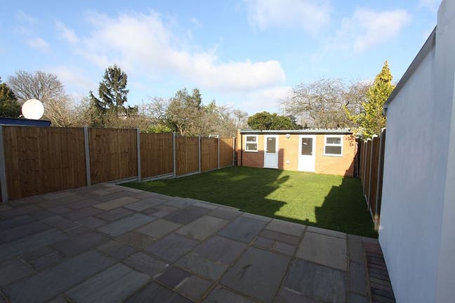 4 bed semi detach house. Main Photo