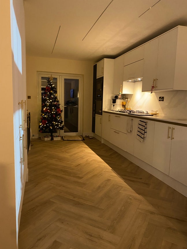 Large double bright room Main Photo