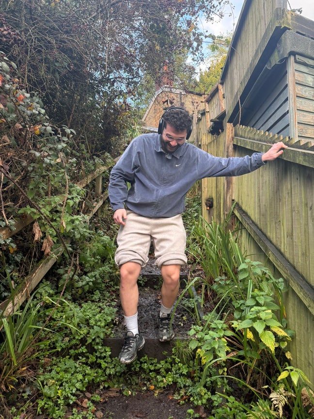 professional looking for room/buddy up  Main Photo