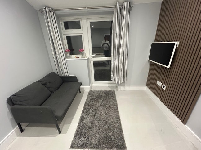 Studio flat in Watford all bills included  Main Photo