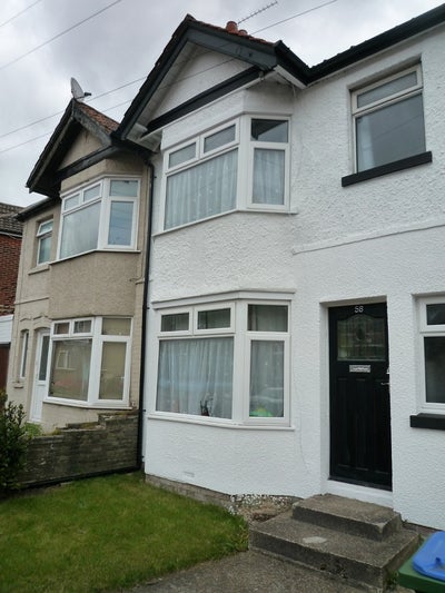 Room(s) available in a house share Main Photo