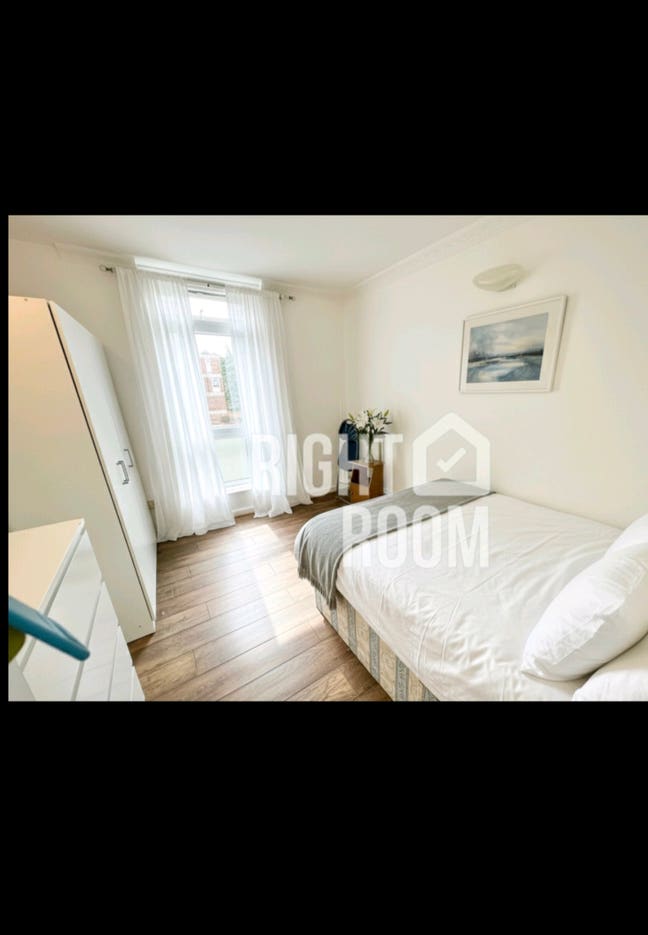 Huge RMs, Near Walthamstow Station & High ST E17☎️ Main Photo