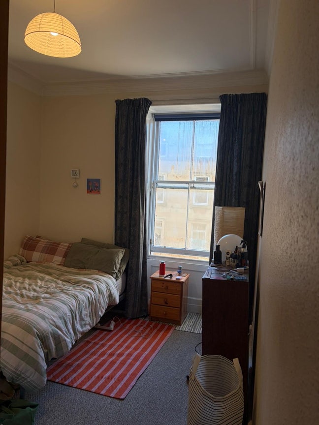 Room going in two bed flat just off the Meadows  Main Photo