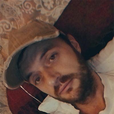 31 year old Male seeks a single or double room Main Photo