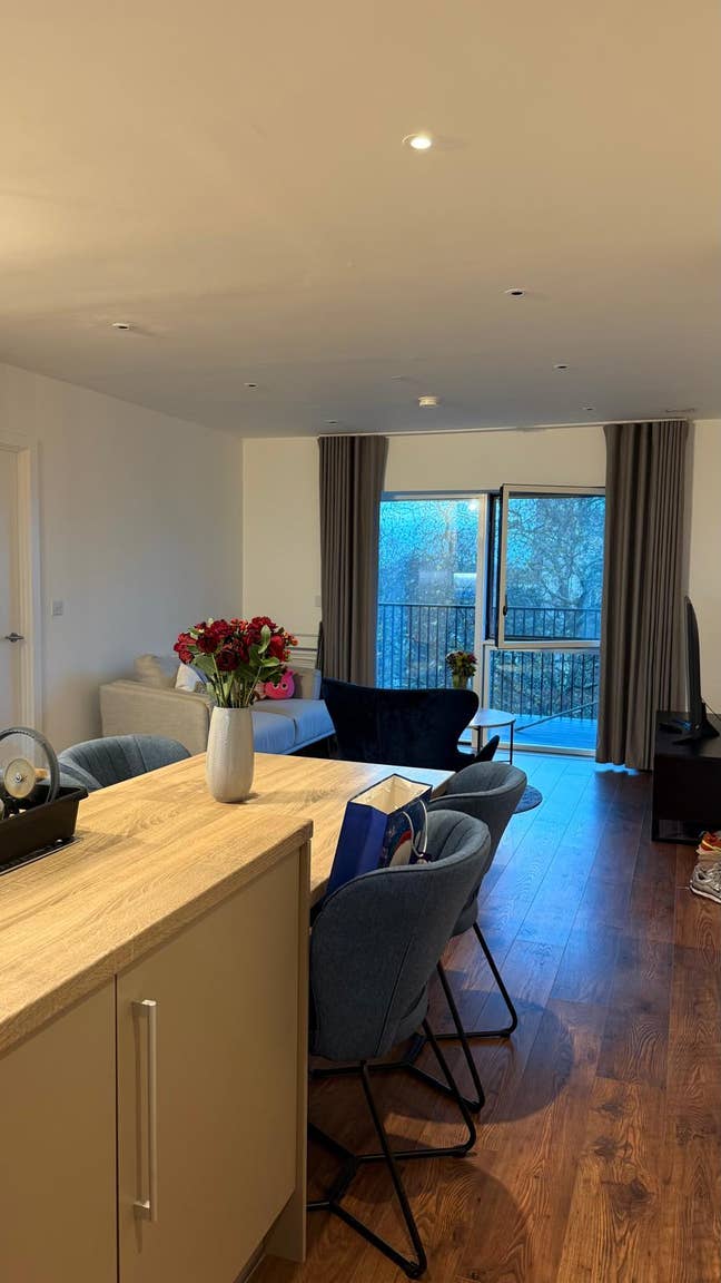 En-suite bedroom available in Apo Barking. Main Photo