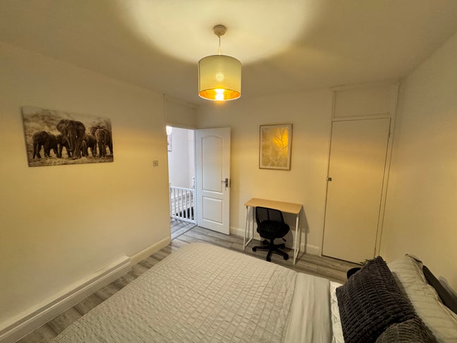 Well-Presented Double Room – New Cross/Old Kent Rd Main Photo