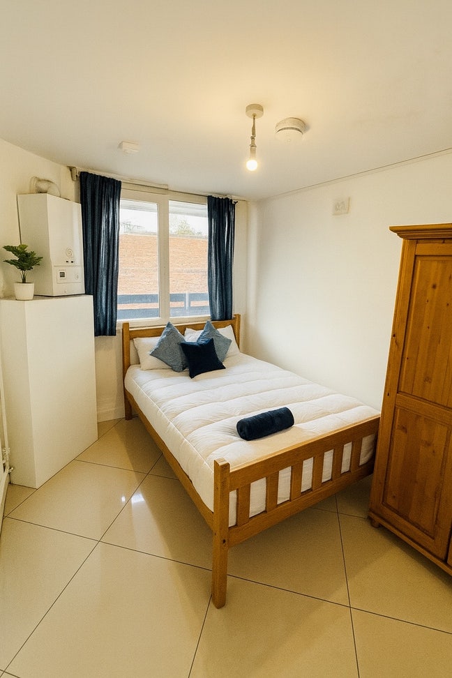 Double Room in Battersea Park  Main Photo