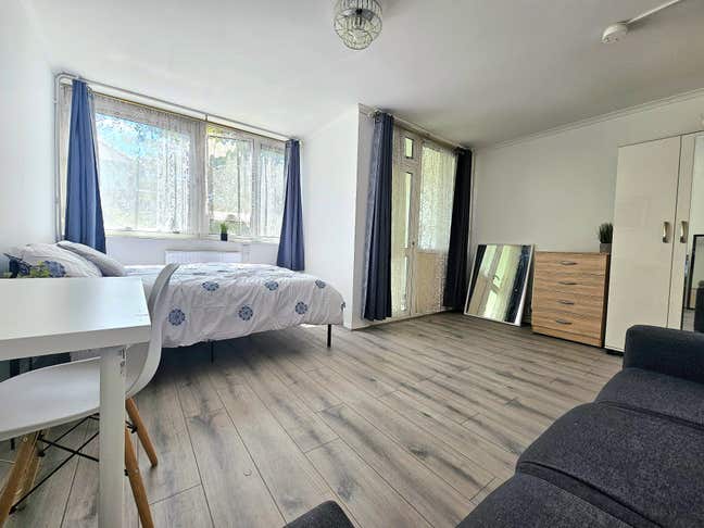 Aldgate/Commercial Road@Xxl Double Balcony Main Photo