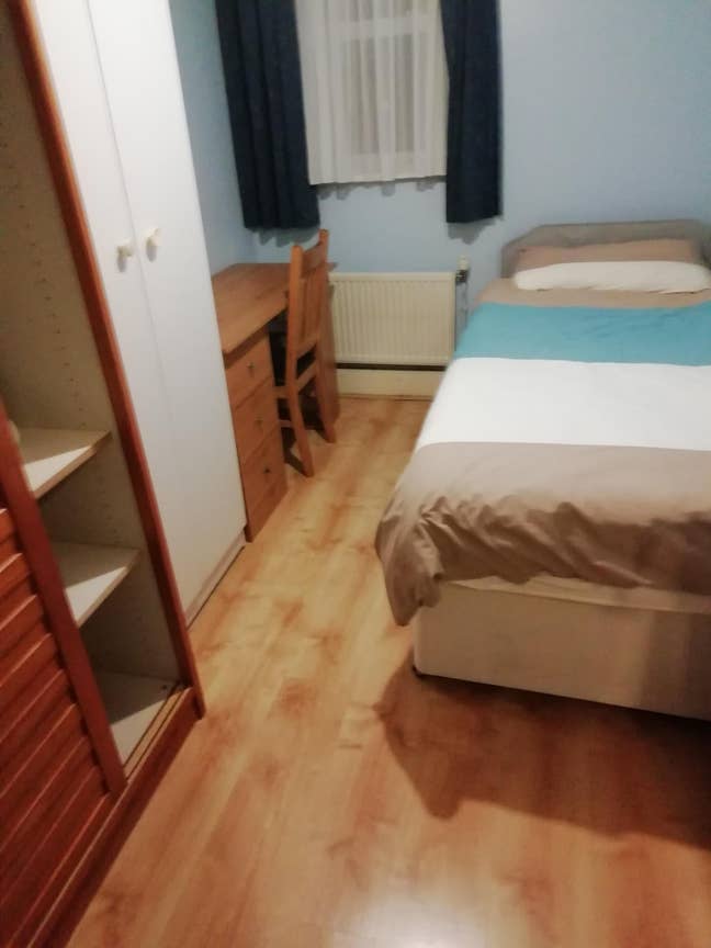 Single Room in 2 Bedroom Flat to Share Earls Court Main Photo