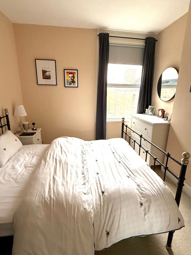 Bright, Modern 2-Bed Home – Looking for a Clean, M Main Photo