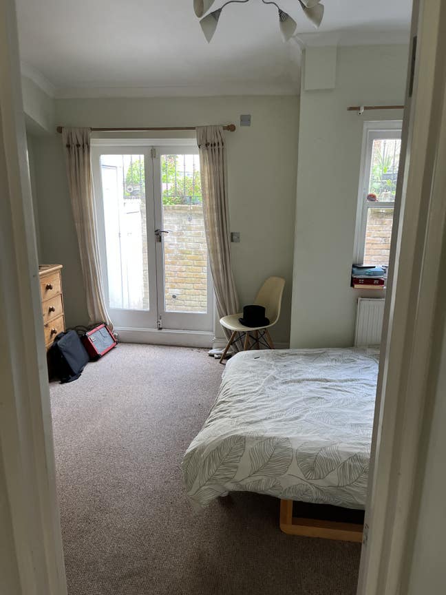 En-suite double room with private Garden Main Photo