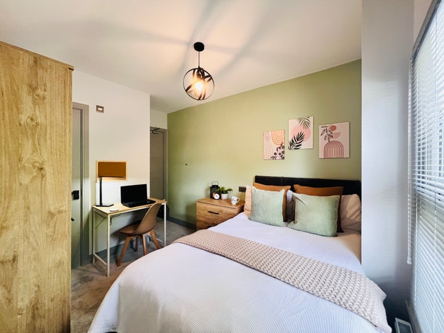 Medium Double Ensuite Room Available 16/01/2026 Main Photo