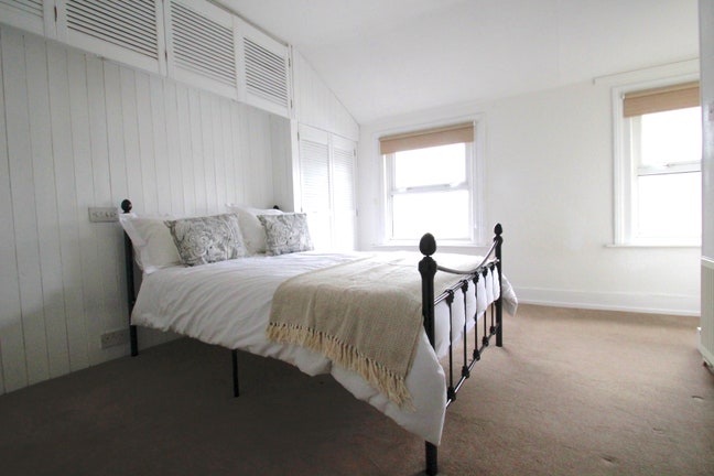 Lovely double room in the town centre  Main Photo