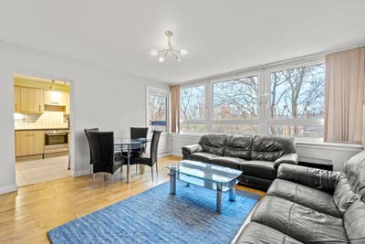 Modern 3 bed available now!  Main Photo