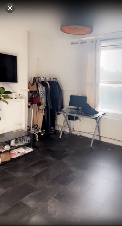 Females  (only ) please (short stay)  Main Photo