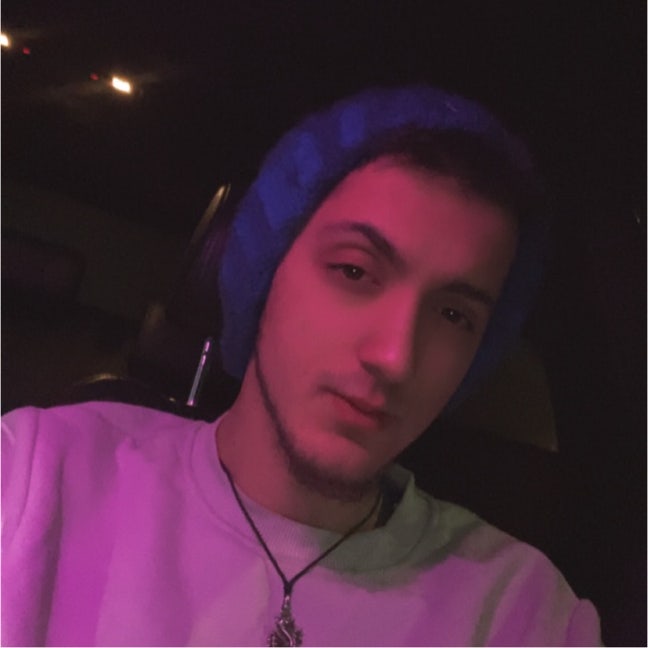 Full time professional, looking for a place, ... Main Photo