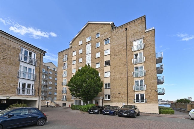 Great en-suite in E14 Main Photo