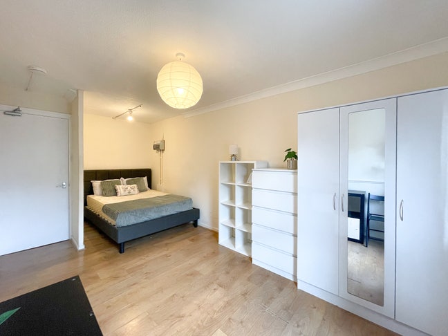 🌿 Bright Double Room in St Johns wood Main Photo