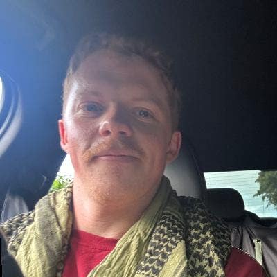 Professional looking for a home Main Photo