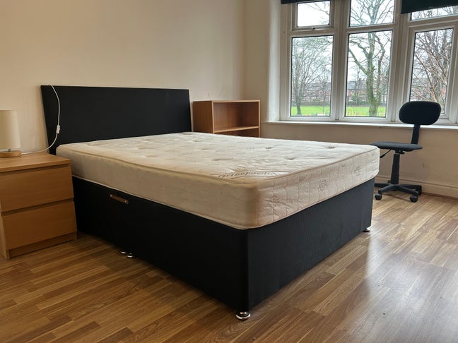 Large double room Withington opposite Moat Park Main Photo