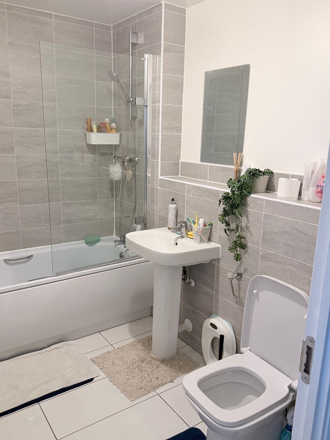 Double Room Available for Female Proffesional Main Photo