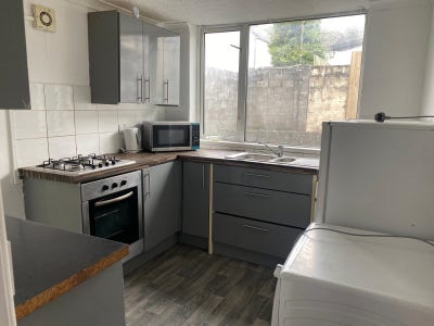 ROOM TO RENT Main Photo