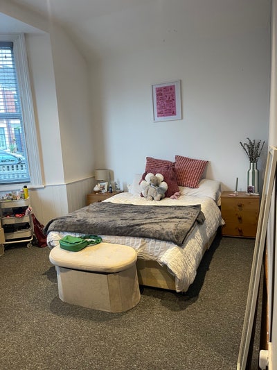 Lovely big room to rent  Main Photo