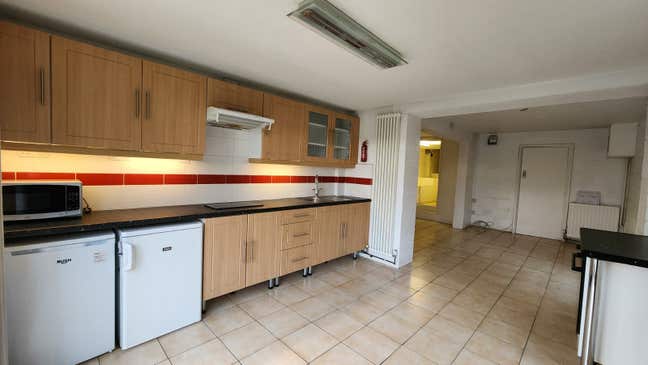 Studio Flat Available for Rent in Downley Main Photo