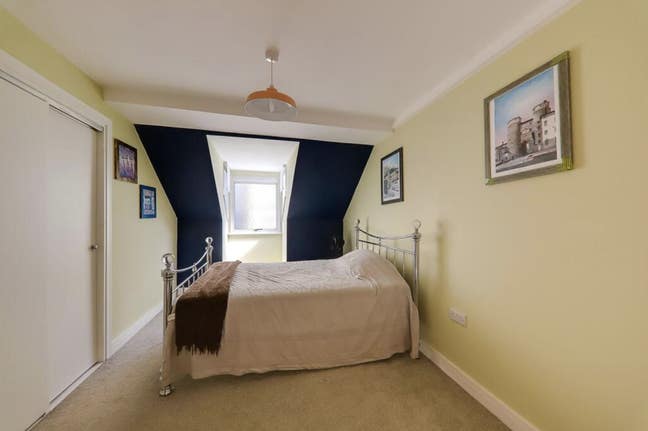 Lovely Large double en suite room  Main Photo