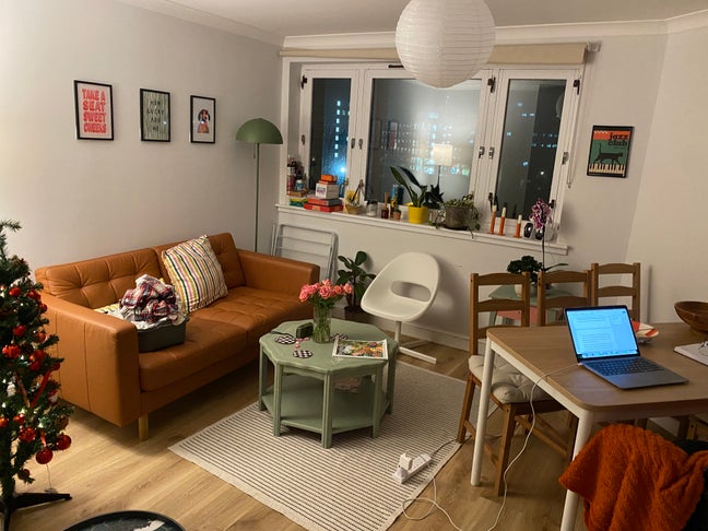 Room in 2-Bed Flat– Central High Street Locati Main Photo