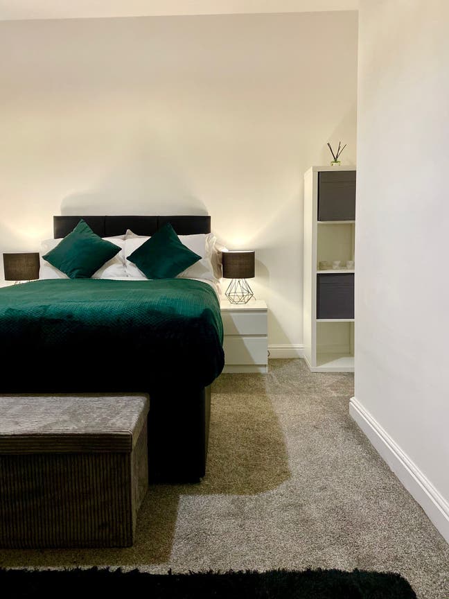 Luxury Room in Prime Location!  Main Photo