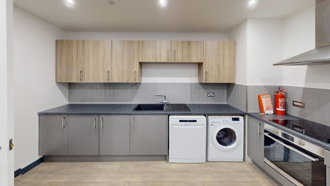 Modern 6 bedroom apartment situated near Quayside  Main Photo