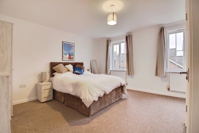 Newly refurbished 5 bed house in great location. Main Photo