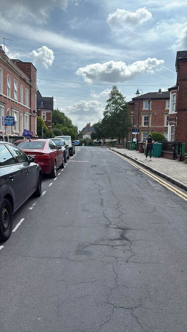 Room takeover - Ensuite & Bills Included Main Photo