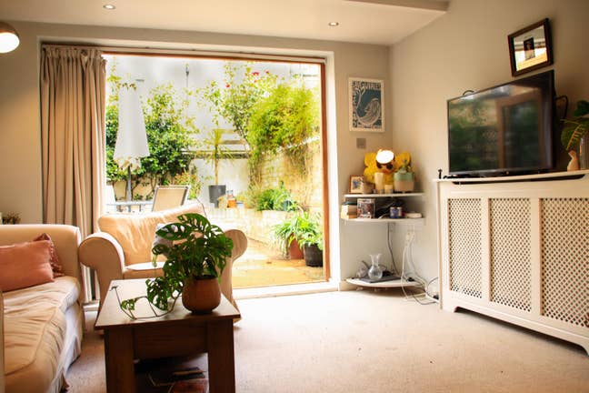 Second Bedroom in West Kensington Garden Flat Main Photo