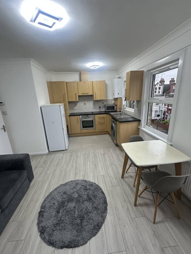 Charming 1 Bedroom Flat in a Victorian House , N8 Main Photo