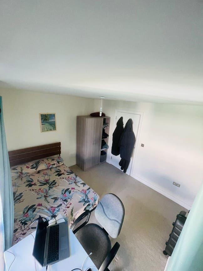 A Spacious Furnished Double Room -WGC(AL7) Main Photo