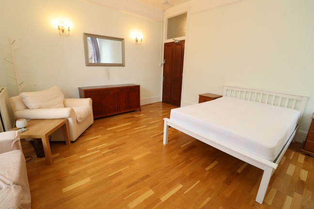 🌿Double Room – Prime Hampstead-Private Balcony 🌿 Main Photo