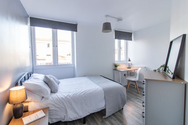 Double Room in Friendly 5-Bed Summertown Home Main Photo