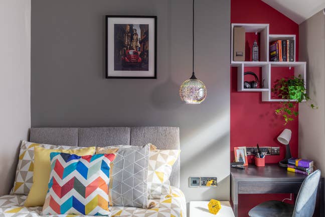 Modern Quiet Double Ensuite 5 Min from Uhw! Main Photo