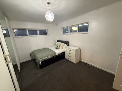 🏠Affordable 4-Bedroom Home with En-Suite & Studio Main Photo