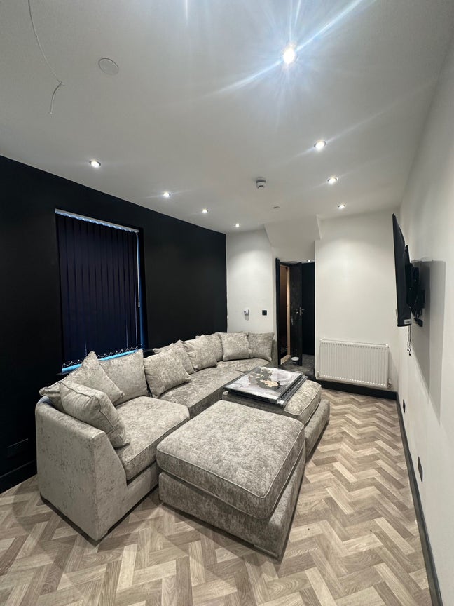 5 Replacement Tenants Needed – Luxury Ensuite Room Main Photo