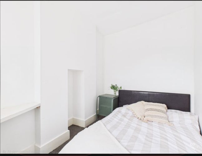 Bright & Spacious Room Available – Great Location Main Photo